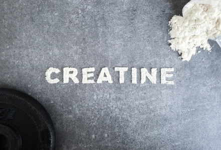 Kreatin bez mýtů – co opravdu dělá a čeho se bát nemusíte