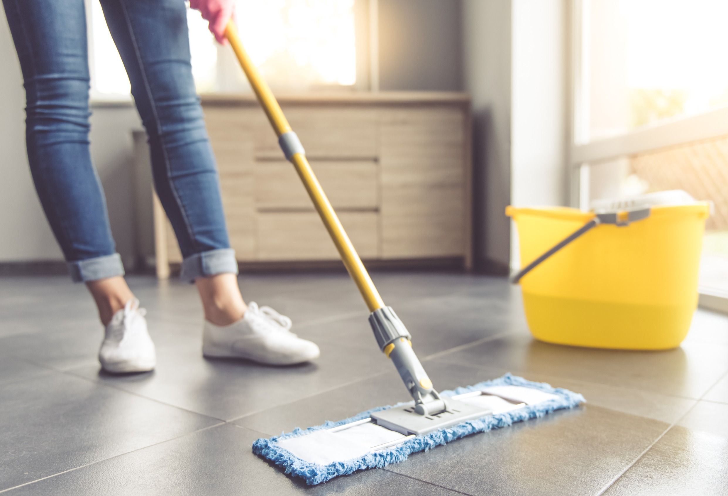 čištění podlahy ekologickými přípravky